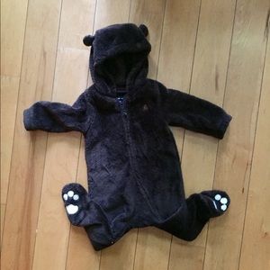 Soft & cozy 6-12 mo Baby Gap fleece snowsuit.